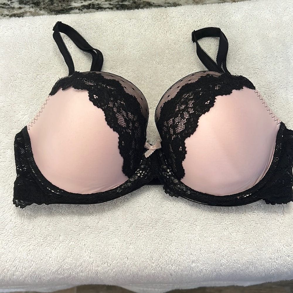 Victoria secret black and pink lace bra 34DD